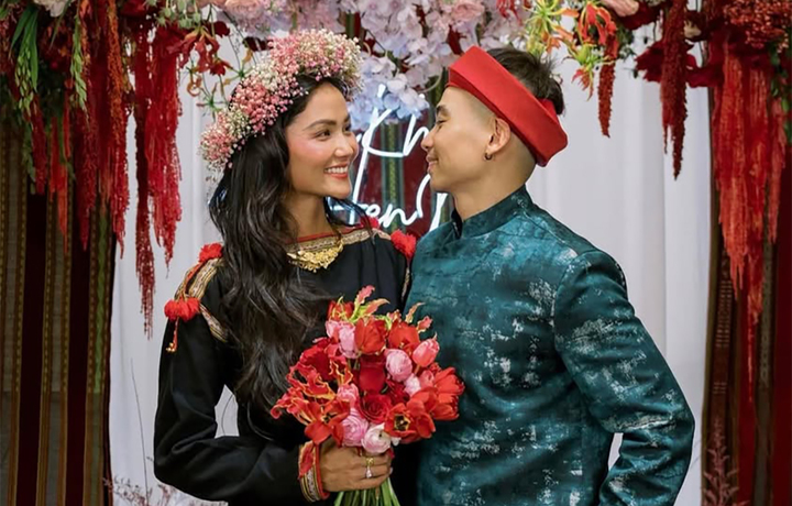 Vướng tin đồn mang thai con đầu lòng, H'Hen Niê nói gì?- Ảnh 2.