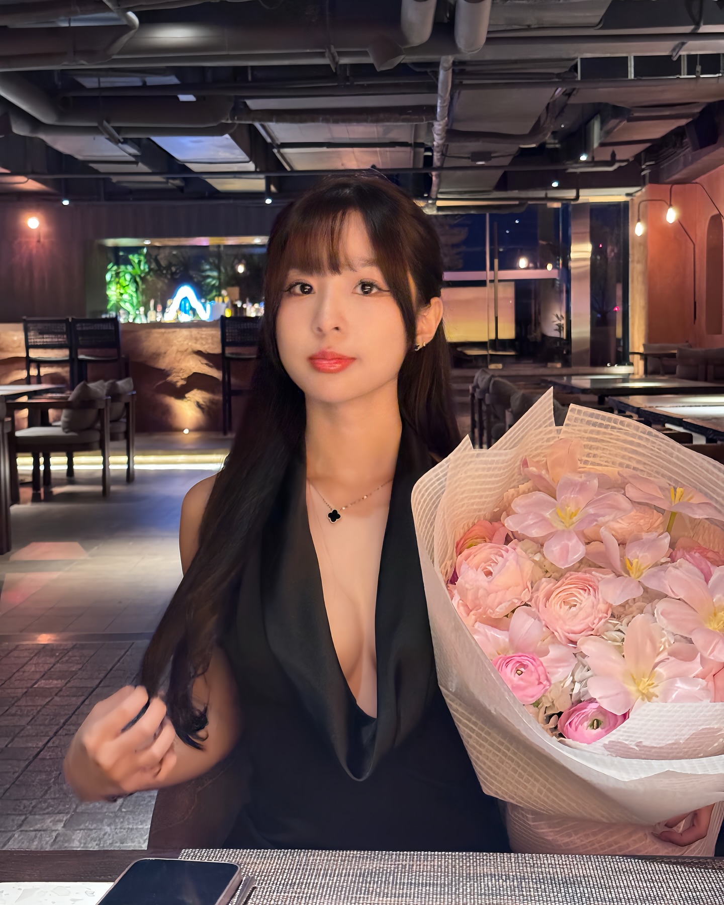 Tammy Phạm bất ngờ xuất hiện với