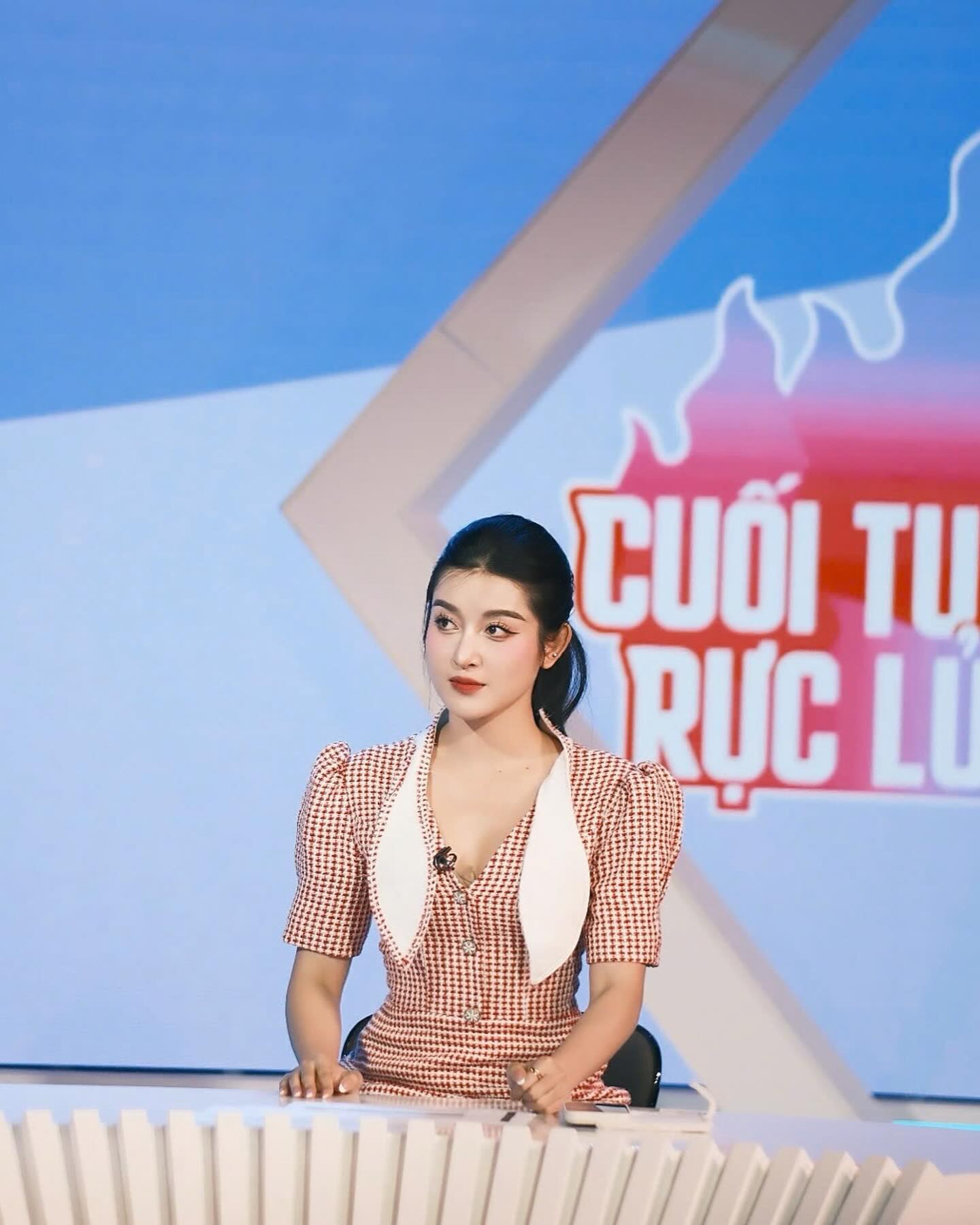 Cuộc sống hiện tại của Á hậu được báo Trung gọi là