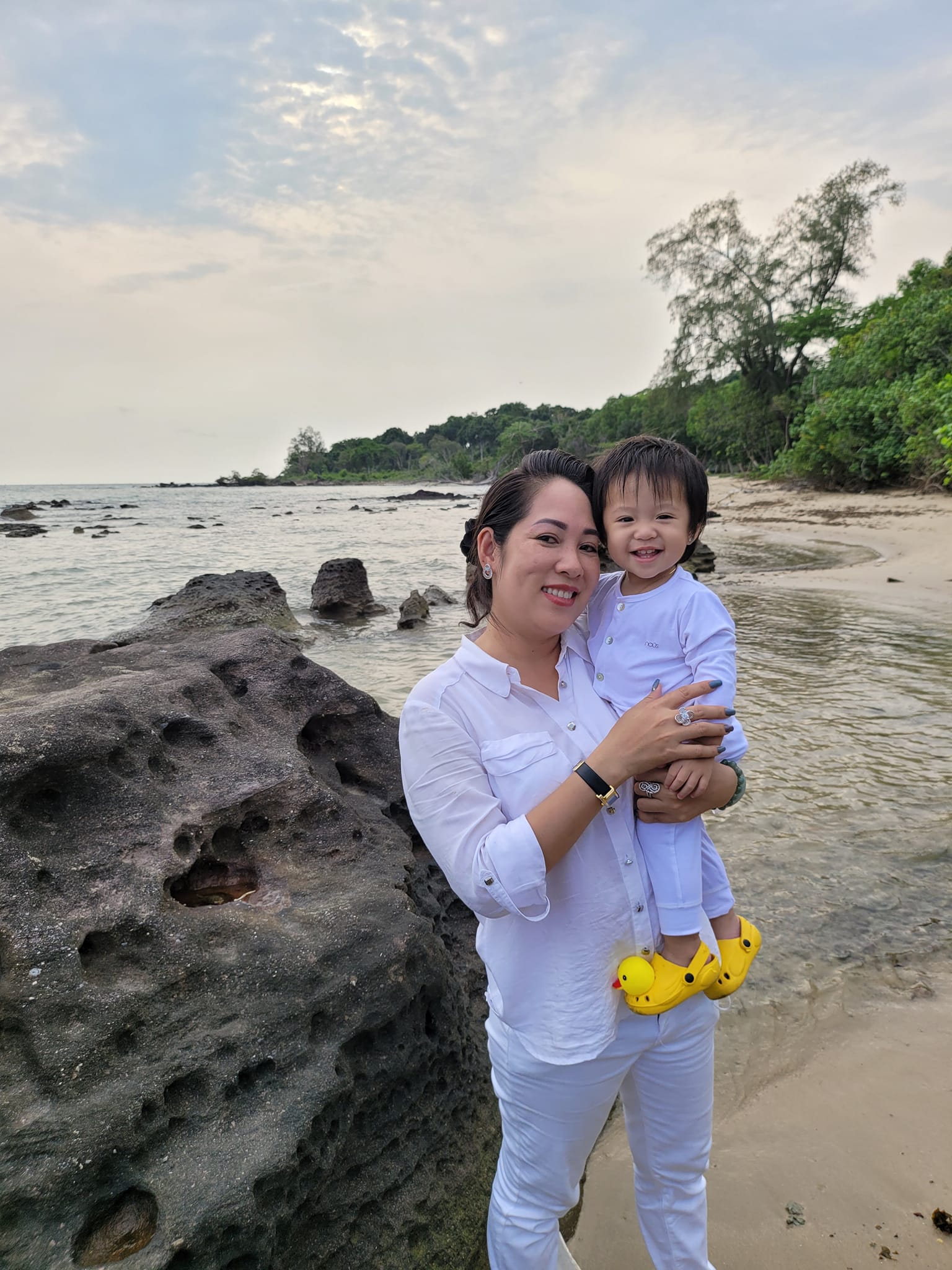 Nhan sắc vợ 3, kém 29 tuổi của