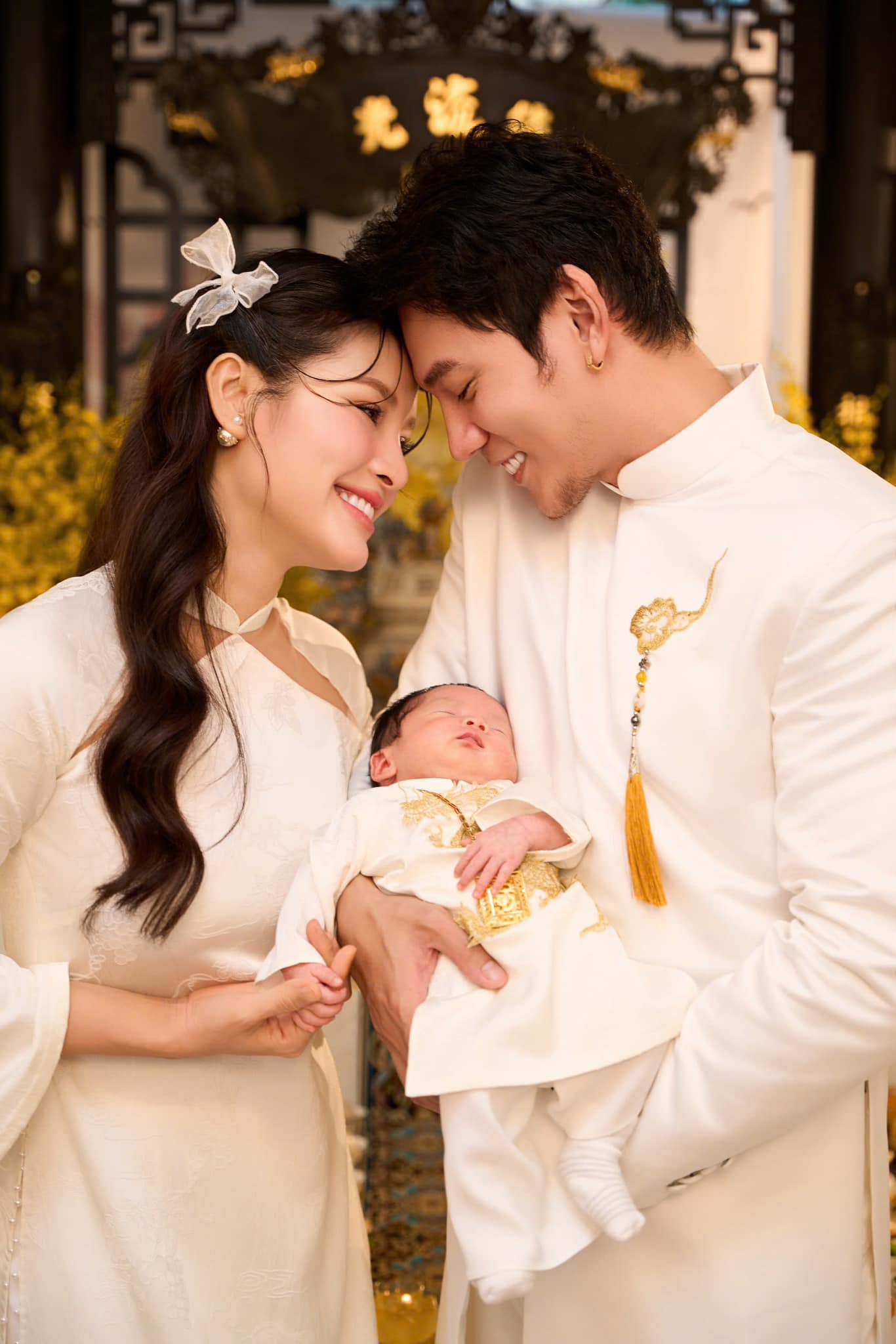 "Phú bà showbiz" tiết lộ về chi phí tổ chức tiệc đầy tháng cho con trai, được ông xã ủng hộ khi quyết định triệt sản 48358285512065099175046444588736156175138818n 160224 1742981596543 1742981596674262930269