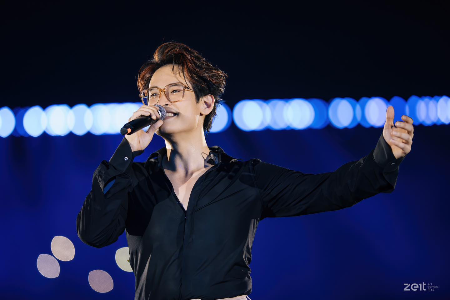 Nam ca sĩ có nhà trước Dinh Thống Nhất, ở penthouse 100 tỷ quận 1: Đẹp trai, nổi tiếng, 41 tuổi chưa vợ- Ảnh 1. Nam ca sĩ có nhà trước Dinh Thống Nhất, ở penthouse 100 tỷ quận 1: Đẹp trai, nổi tiếng, 41 tuổi chưa vợ- Ảnh 1.