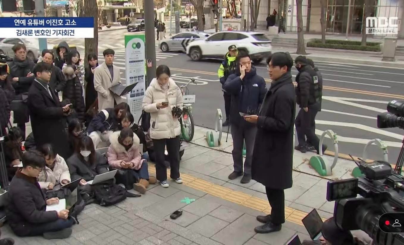 Toàn cảnh scandal lớn nhất sự nghiệp Kim Soo Hyun sau 1 tháng: Liên tiếp xuất hiện