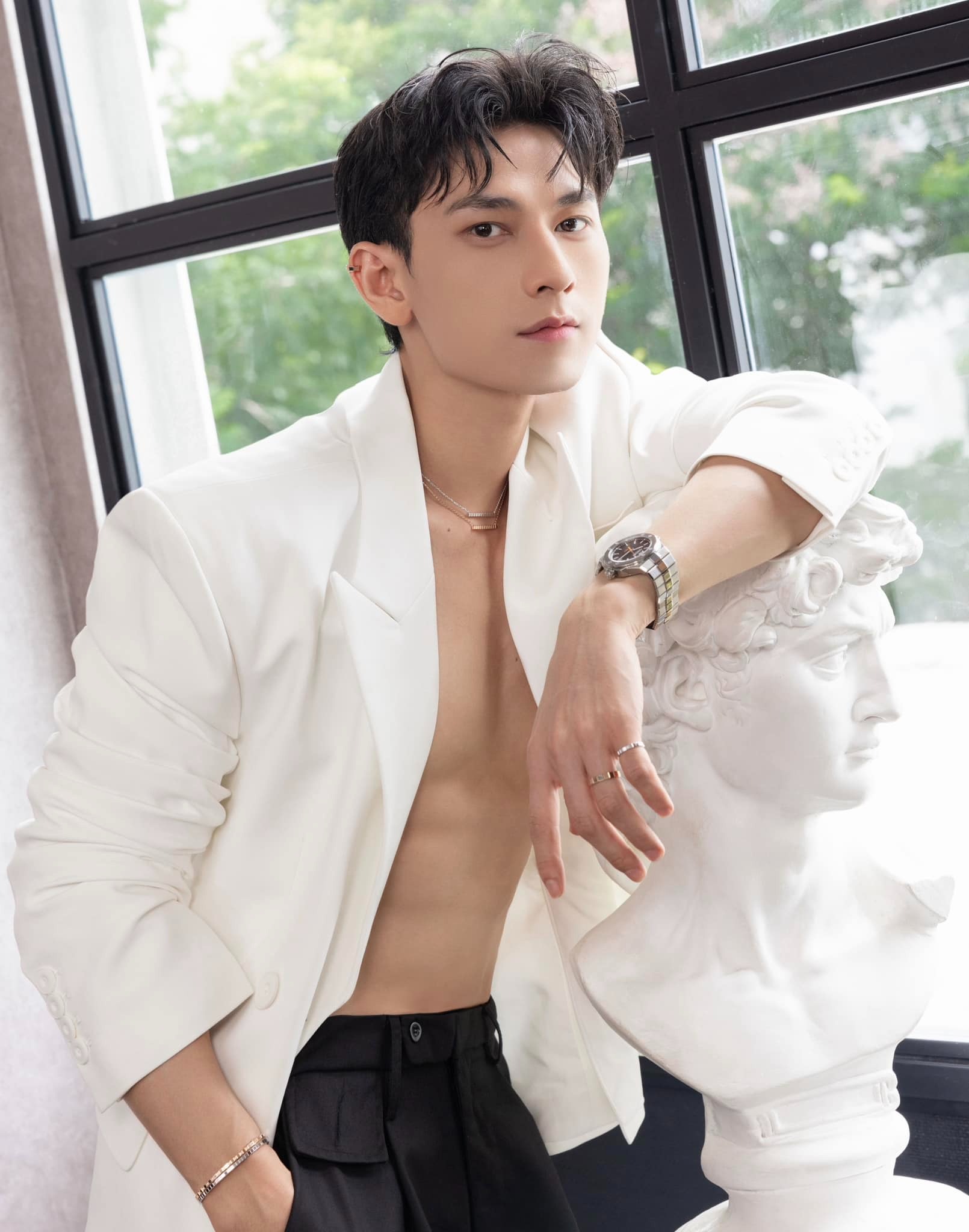 Nhãn hàng chính thức lên tiếng về vụ Isaac quảng cáo sản phẩm nghi có dính