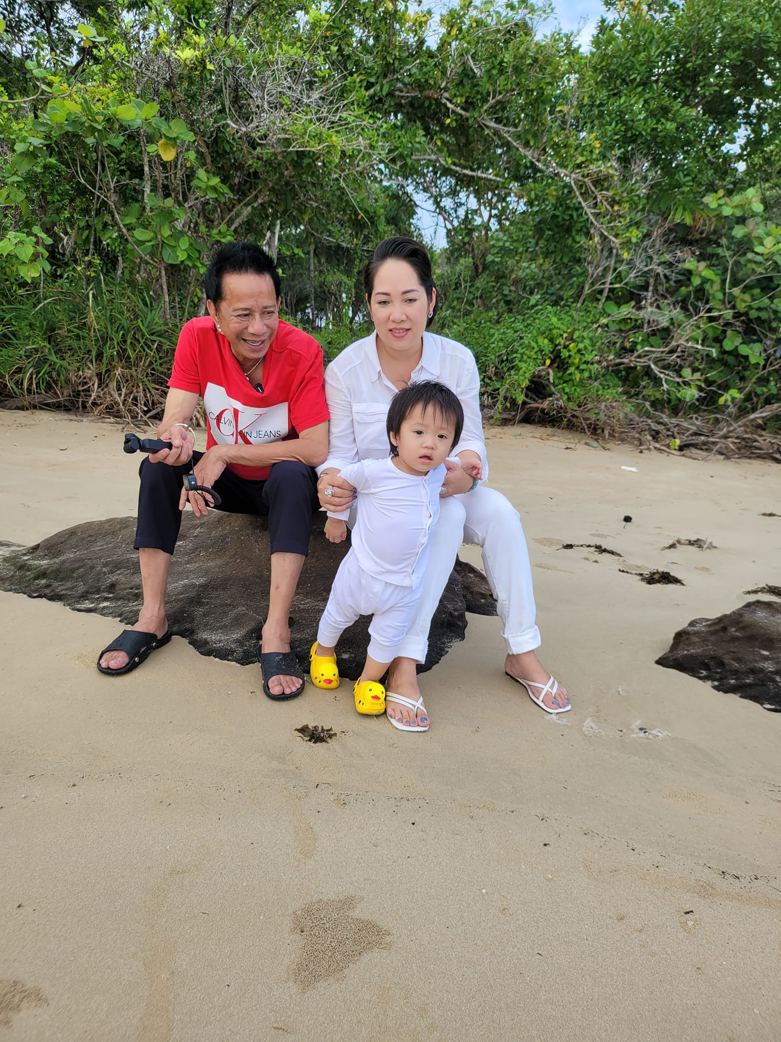 Nhan sắc vợ 3, kém 29 tuổi của