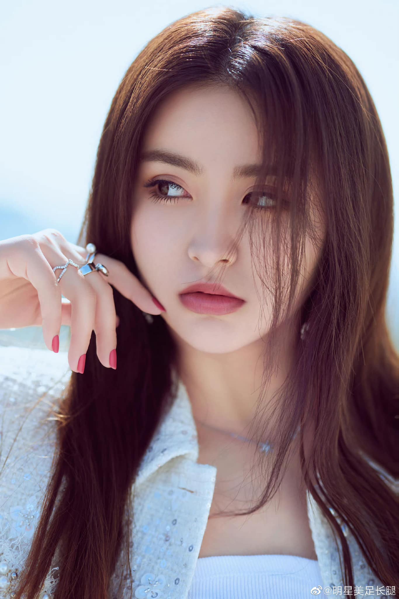 Mỹ nữ gen Z có visual đắt giá nhất showbiz xóa sạch bài đăng trên MXH, mất hút bất thường 4 tháng qua- Ảnh 1.