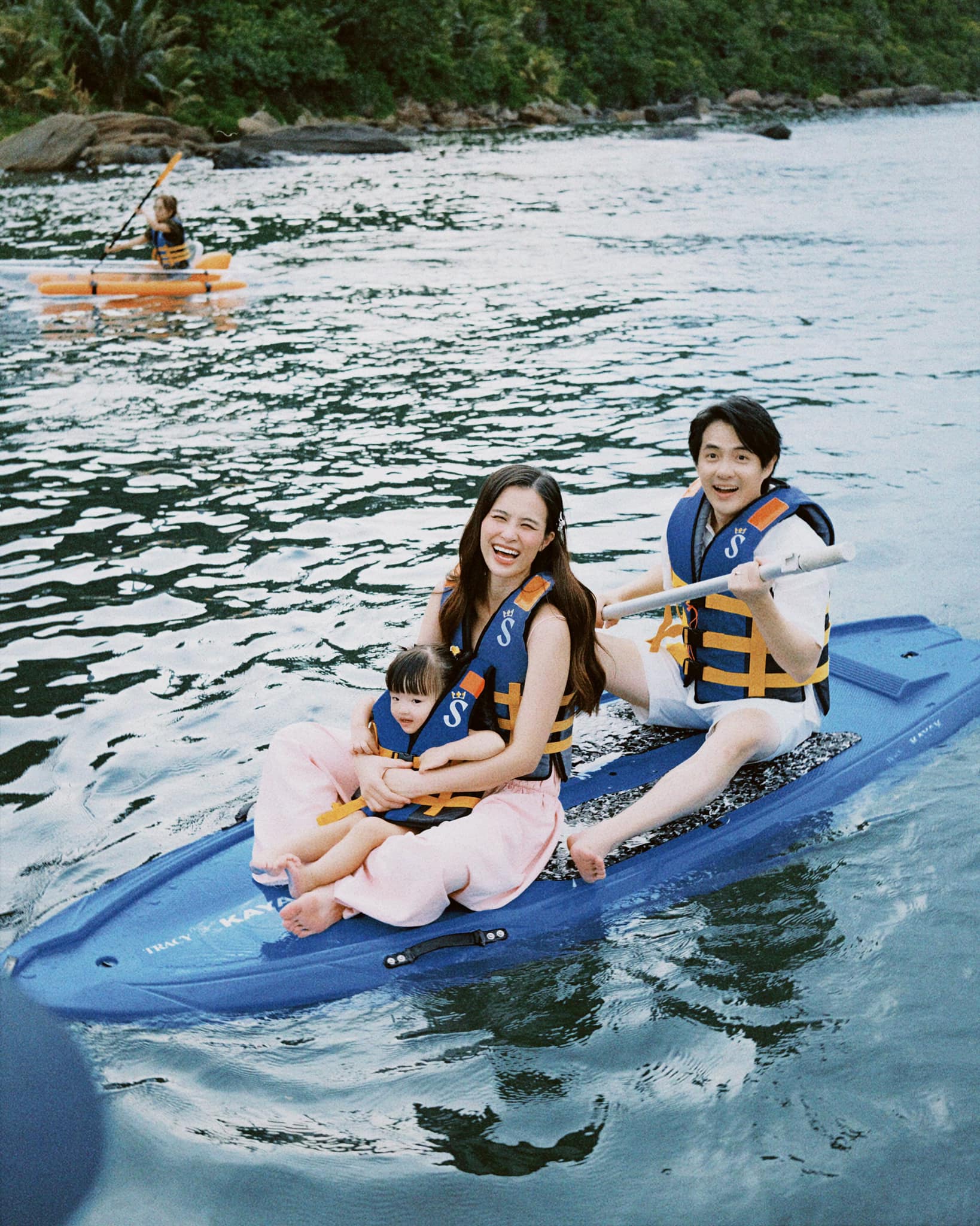 2 tiểu thư chính hiệu của Vbiz: Bố là thiếu gia tập đoàn nhựa giàu nức tiếng, mẹ là ca sĩ top đầu- Ảnh 7.