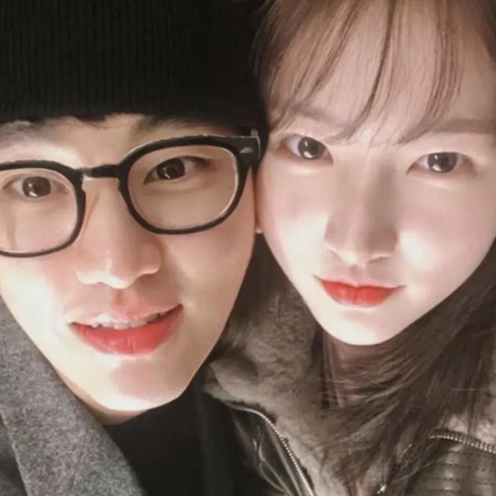 Công khai 3 tin nhắn nghi Kim Sae Ron gửi Kim Soo Hyun, lộ 1 điểm bất thường- Ảnh 1. Công khai 3 tin nhắn nghi Kim Sae Ron gửi Kim Soo Hyun, lộ 1 điểm bất thường- Ảnh 1.