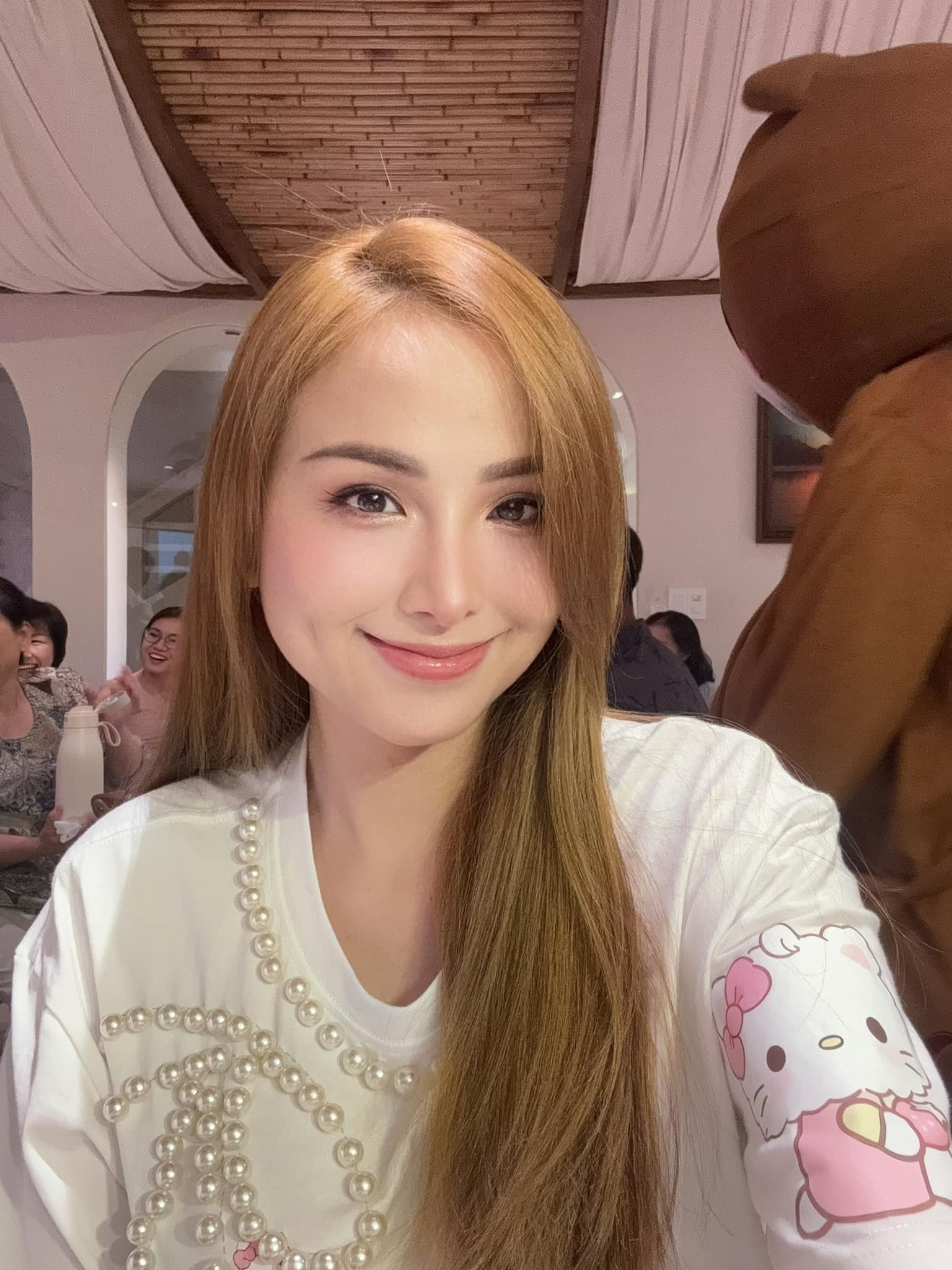 Hoa hậu Việt cưới chồng lần 3, có 1 con trai rục rịch chinh chiến cuộc thi nhan sắc?- Ảnh 4. Hoa hậu Việt cưới chồng lần 3, có 1 con trai rục rịch chinh chiến cuộc thi nhan sắc?- Ảnh 4.