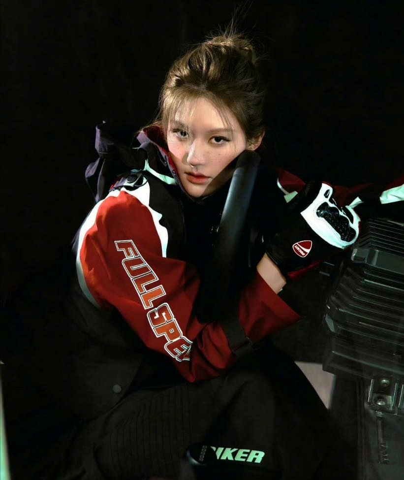 Căng nhất hôm nay: Triệu Lộ Tư lại gây náo loạn MXH, fan ruột