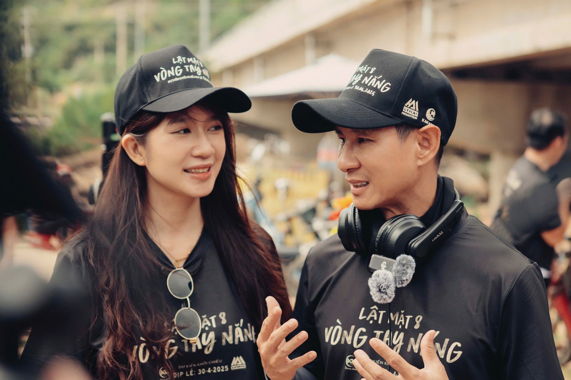 Đoạn clip cực viral của cặp vợ chồng quyền lực bậc nhất Vbiz, 1 chi tiết không đổi sau 15 năm- Ảnh 5. Đoạn clip cực viral của cặp vợ chồng quyền lực bậc nhất Vbiz, 1 chi tiết không đổi sau 15 năm- Ảnh 5.