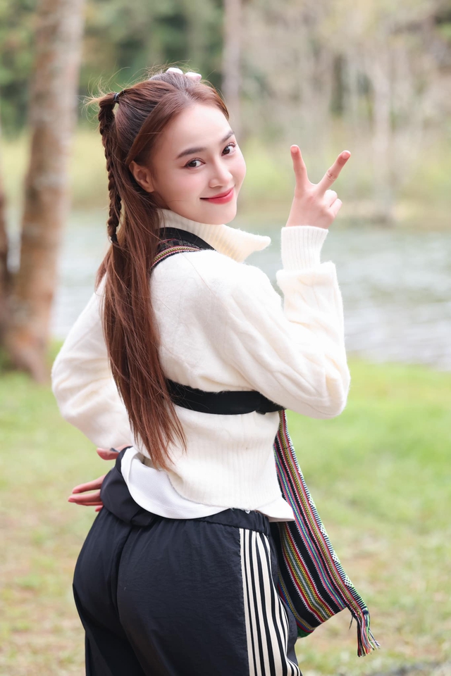 Ninh Dương Lan Ngọc làm được gì sau 2 tháng du học Úc chóng vánh kì lạ?- Ảnh 2.