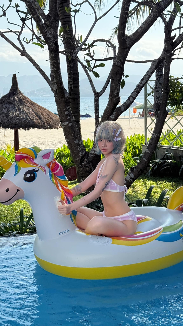 Ciin diện bikini nóng bỏng, đọ dáng với Xuân Ca, fan nhận không ra- Ảnh 6. Ciin diện bikini nóng bỏng, đọ dáng với Xuân Ca, fan nhận không ra- Ảnh 6.