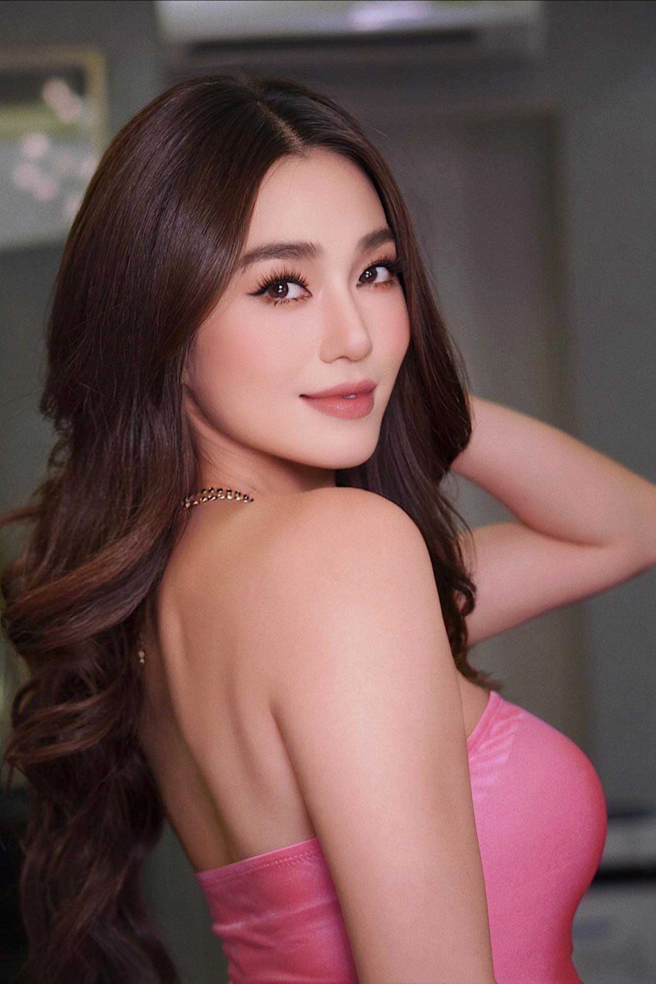 Nữ nghệ sĩ sở hữu nhà 7 tầng ở trung tâm TP.HCM, U40 đẹp căng tràn nhưng không có ý định lấy chồng- Ảnh 1.