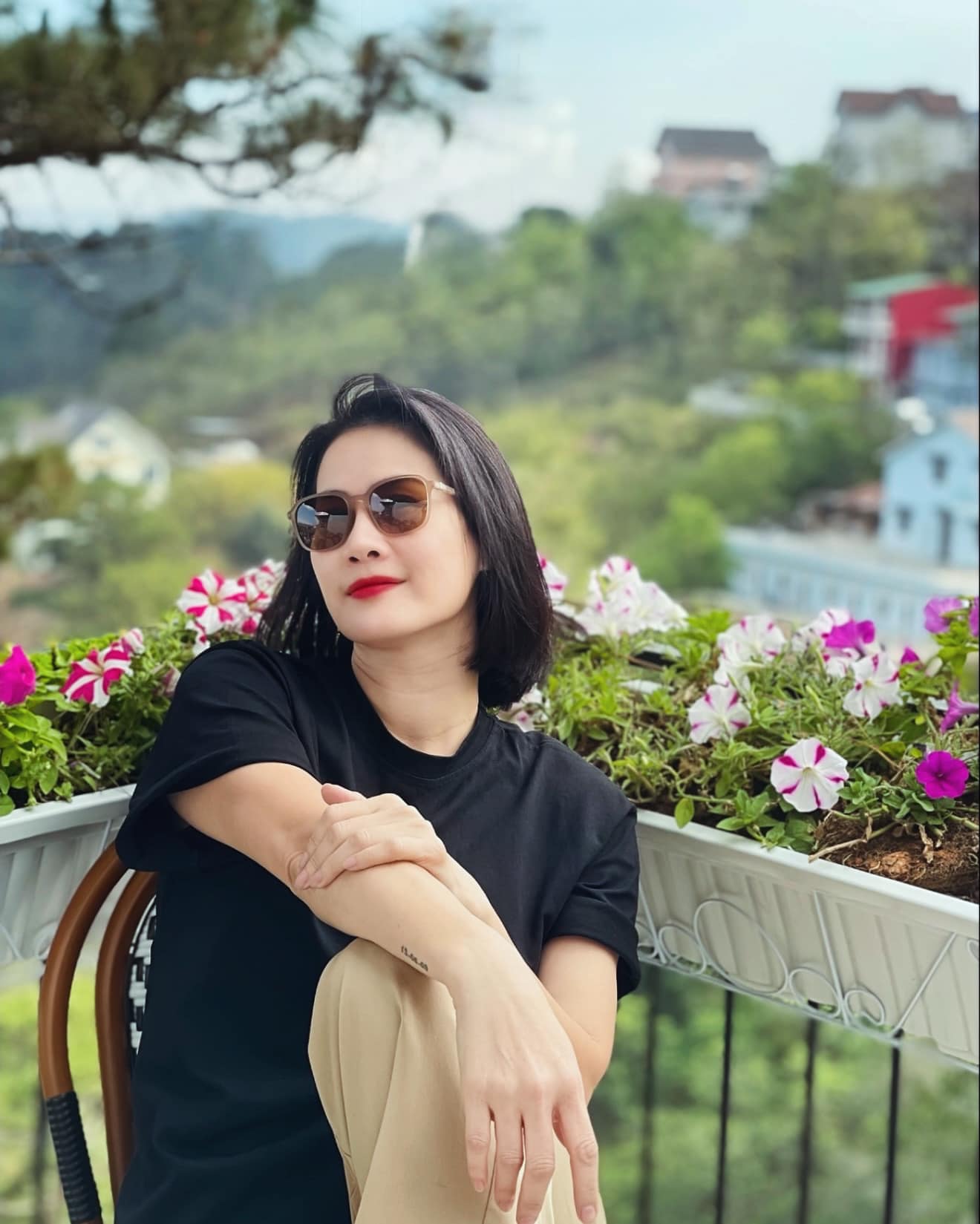 Nữ nghệ sĩ một mình nuôi 2 con trong biệt thự 4 tầng ở TP.HCM, không lấy chồng, U50 trẻ đẹp như 30- Ảnh 10.