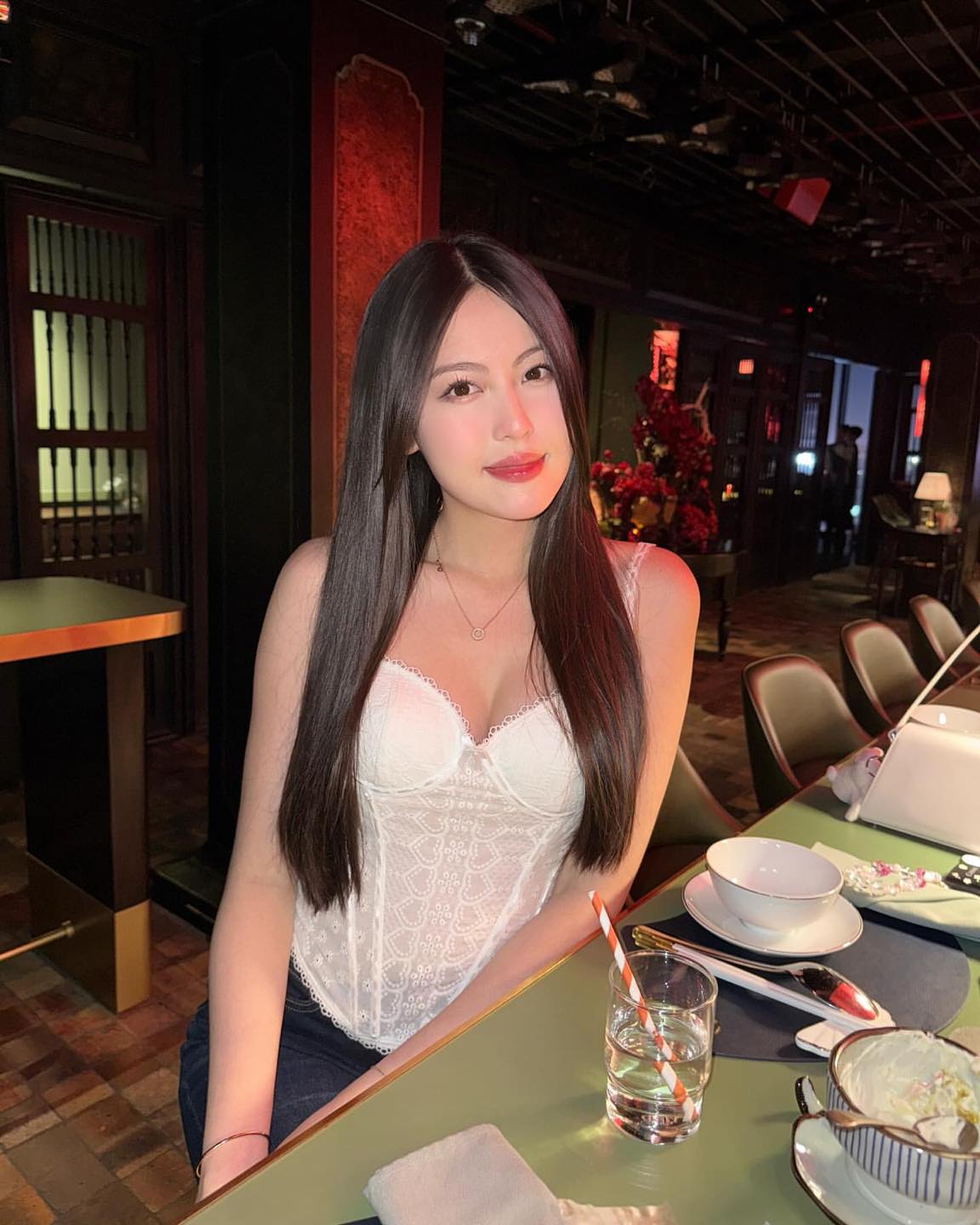 Tình trạng hiện tại của HIEUTHUHAI và bạn gái sau