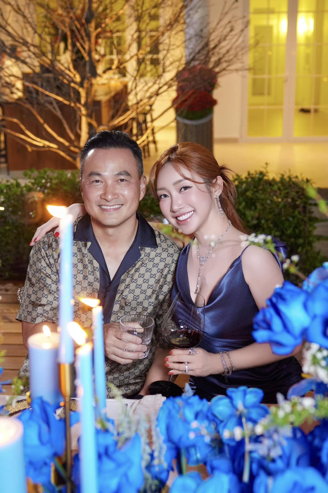 Cặp vợ chồng giàu nức tiếng Vbiz đi du hí Nhật Bản: Mang hẳn 10 vali hành lý, có ê-kíp hộ tống chụp hình- Ảnh 10.