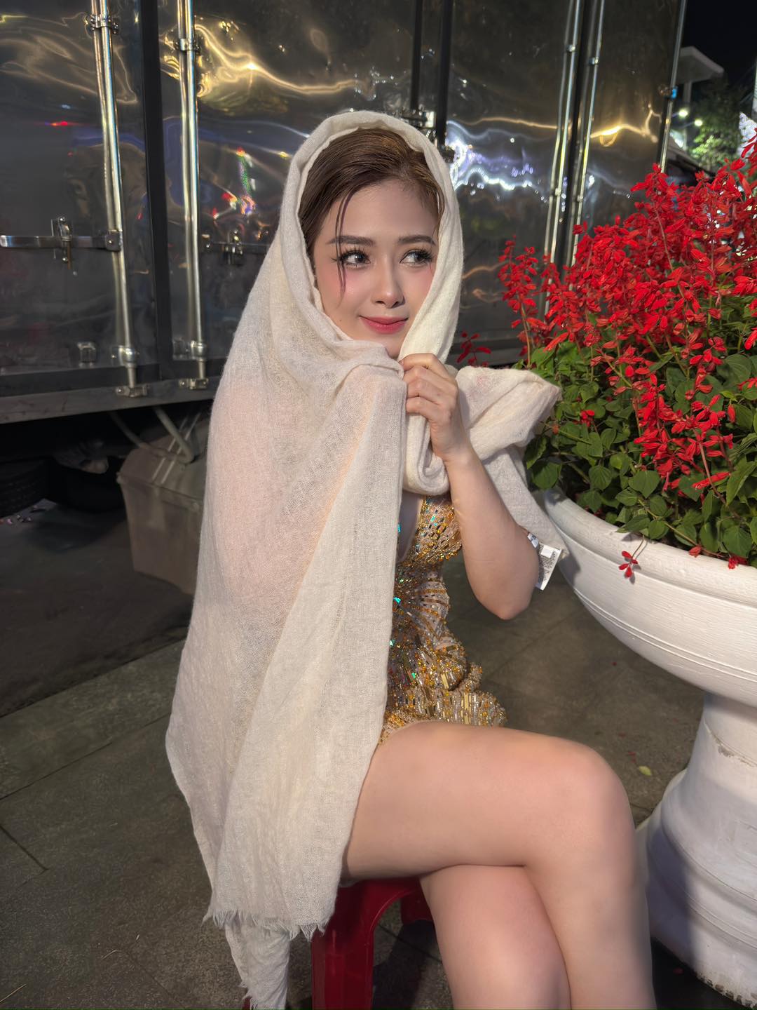 Sao nữ Vbiz liệt dây thần kinh số 7 sốc khi thấy bài đăng: Sao nữ Vbiz liệt dây thần kinh số 7 sốc khi thấy bài đăng: