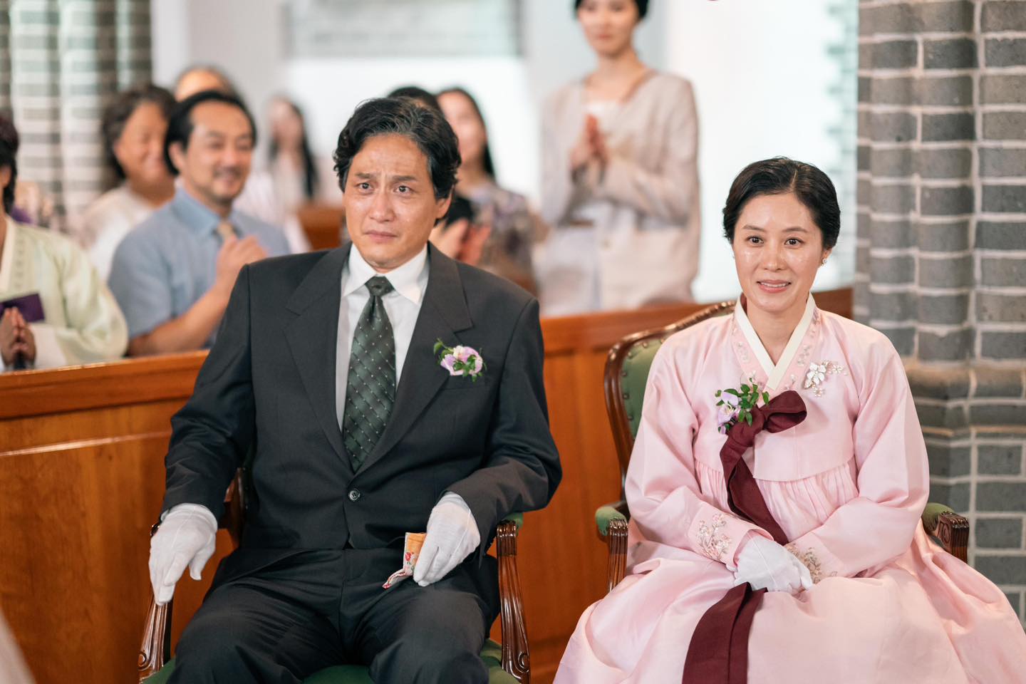 "Em mong em và anh sẽ cùng mất" - ước muốn tàn nhẫn nhưng lại là cả một đời đau thương ở Quả Quýt 4861854331058238609661378738602336677456360n 1742825733165 17428257333781729098183