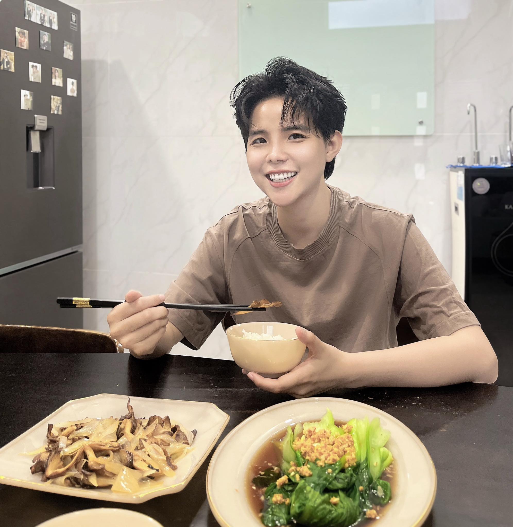 Đoạn video phơi bày 2 chi tiết lộ cuộc sống thật của Vũ Cát Tường và Bí Đỏ sau lễ thành đôi- Ảnh 5.