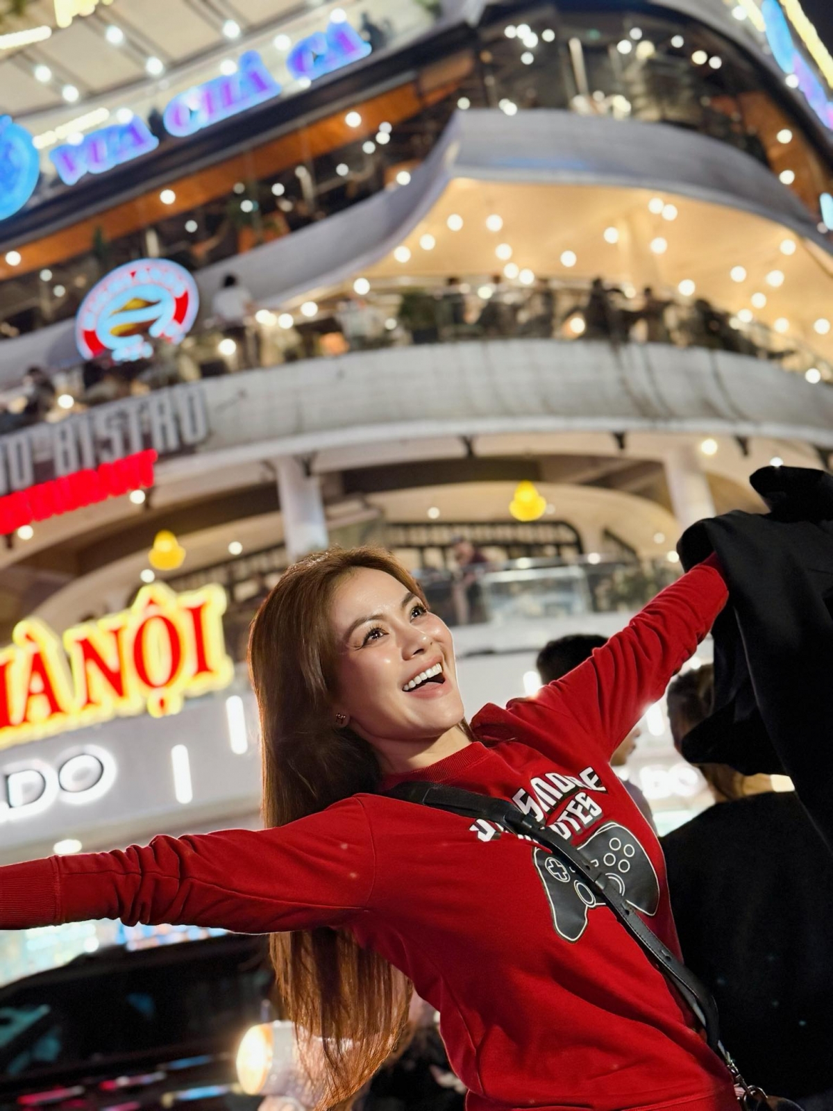 Nghệ sĩ Việt check-in cùng Hàm Cá Mập trước khi công trình bị phá bỏ- Ảnh 5.