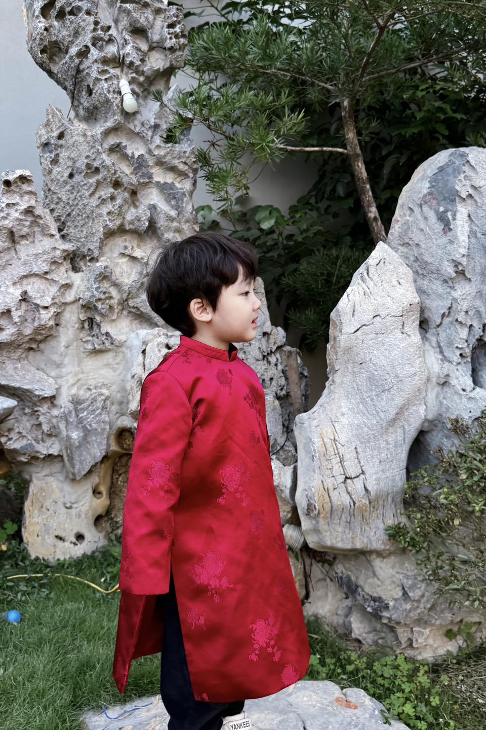 "Hot boy nhí" có gần 2 triệu người si mê trên MXH: Con trai của nữ ca sĩ nổi tiếng, mới 5 tuổi đã cực kỳ hiểu chuyện và tình cảm 4863690516936632632280094225246089638699433n 17530224220151233926274 1753023899944 17530239003801340080086