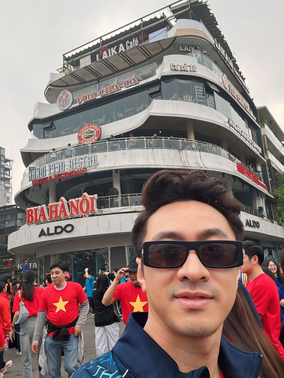 Nghệ sĩ Việt check-in cùng Hàm Cá Mập trước khi công trình bị phá bỏ- Ảnh 6.