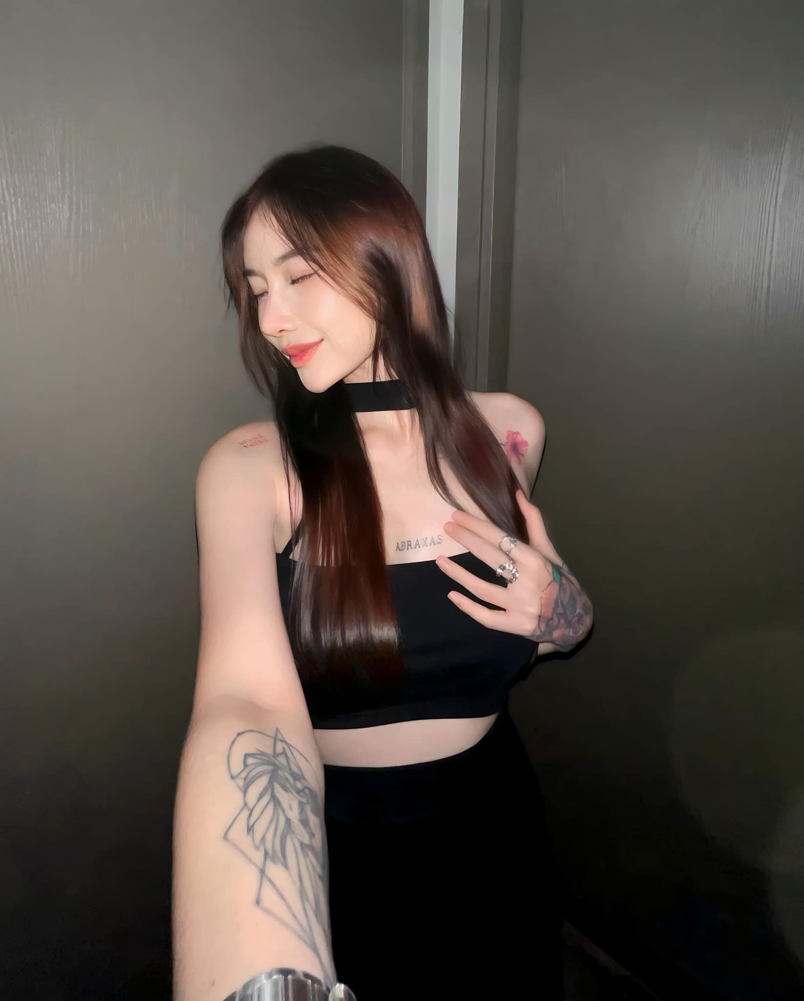 Nửa năm mới online, nữ streamer