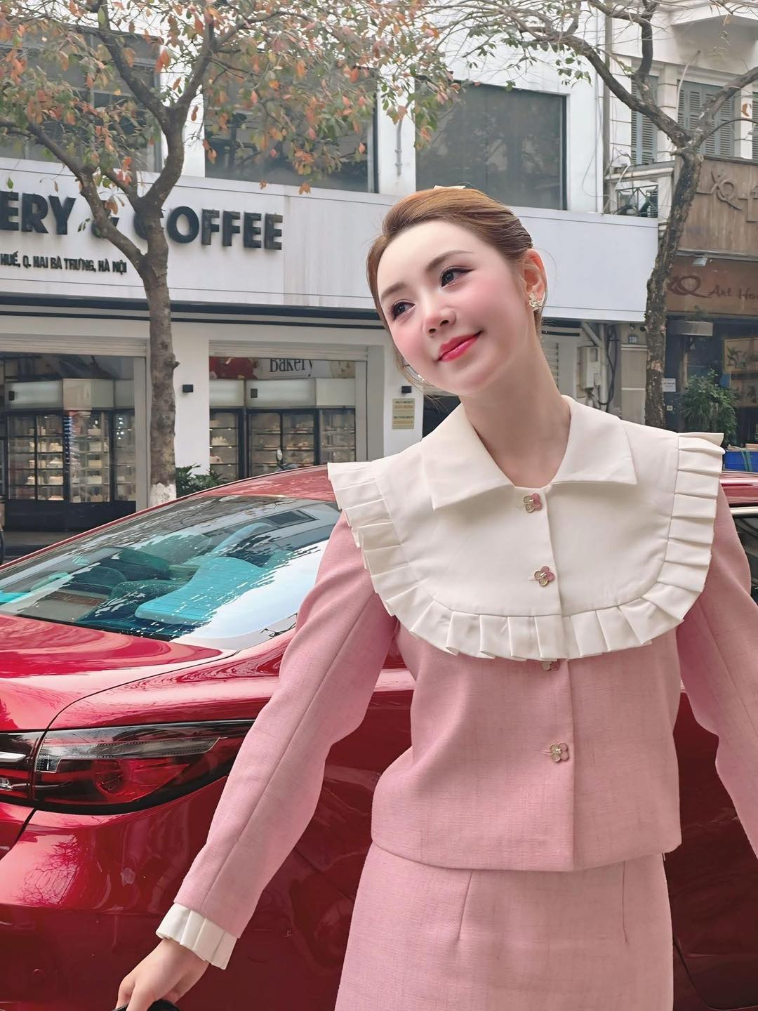 Lộ diện phú bà mới của Lộ diện phú bà mới của