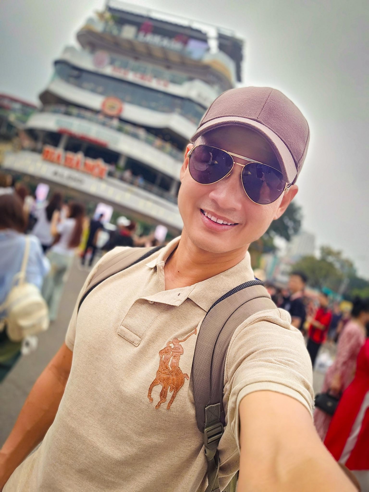 Nghệ sĩ Việt check-in cùng Hàm Cá Mập trước khi công trình bị phá bỏ- Ảnh 3.