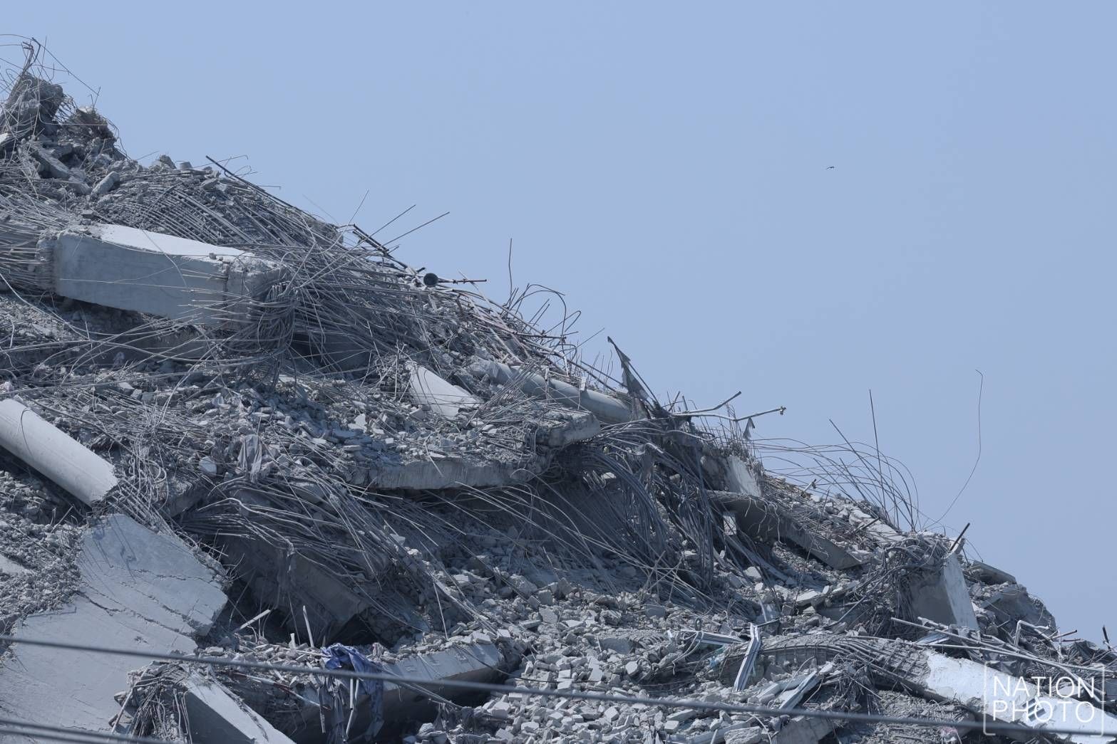 Động đất diện rộng ở Thái Lan, 1 toà nhà đổ sập trong tích tắc, 43 người mắc kẹt- Ảnh 2.