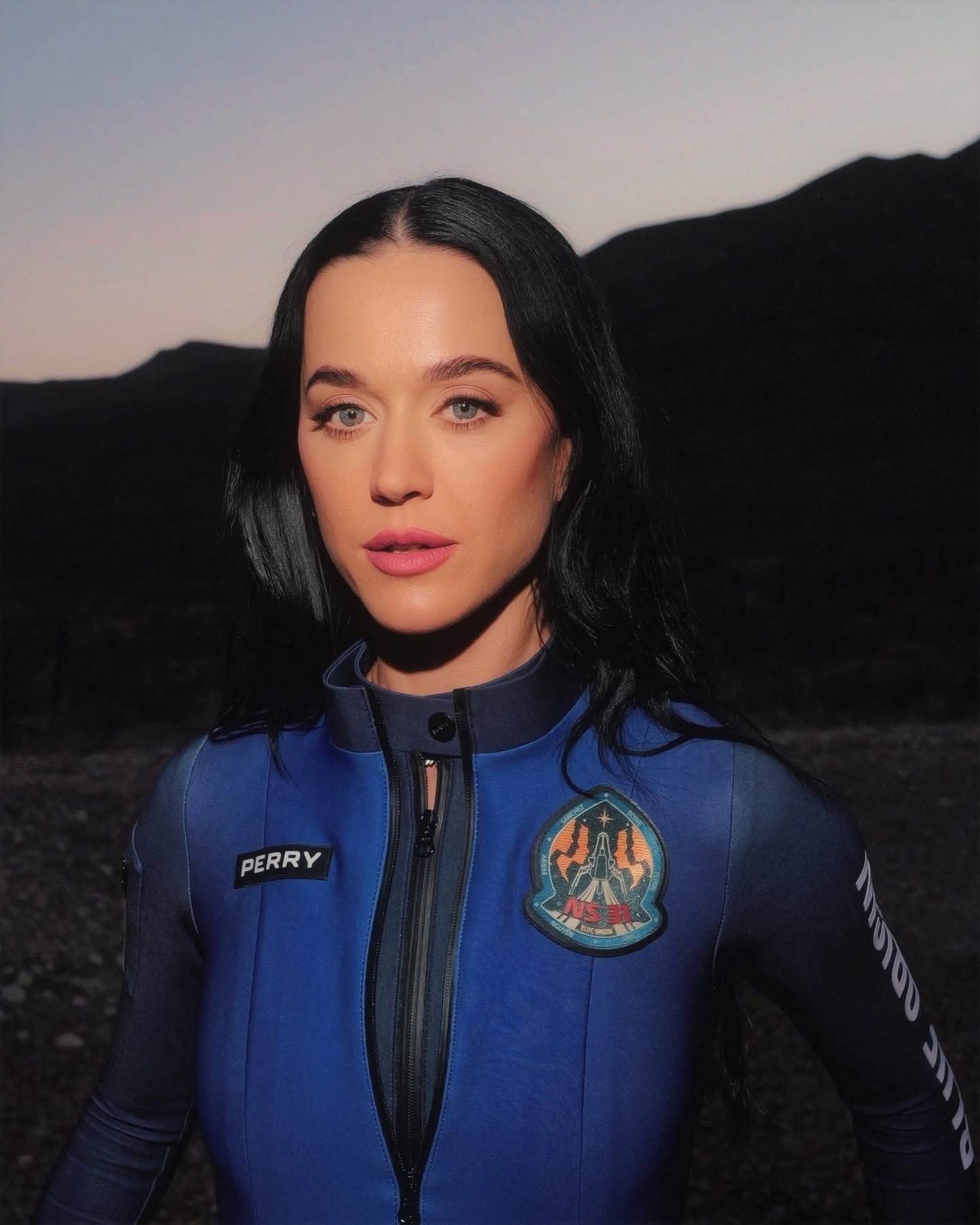 Katy Perry vừa hát vừa khóc nức nở, con gái 5 tuổi bị lôi vào scandal ầm ĩ nhất sự nghiệp?- Ảnh 2.