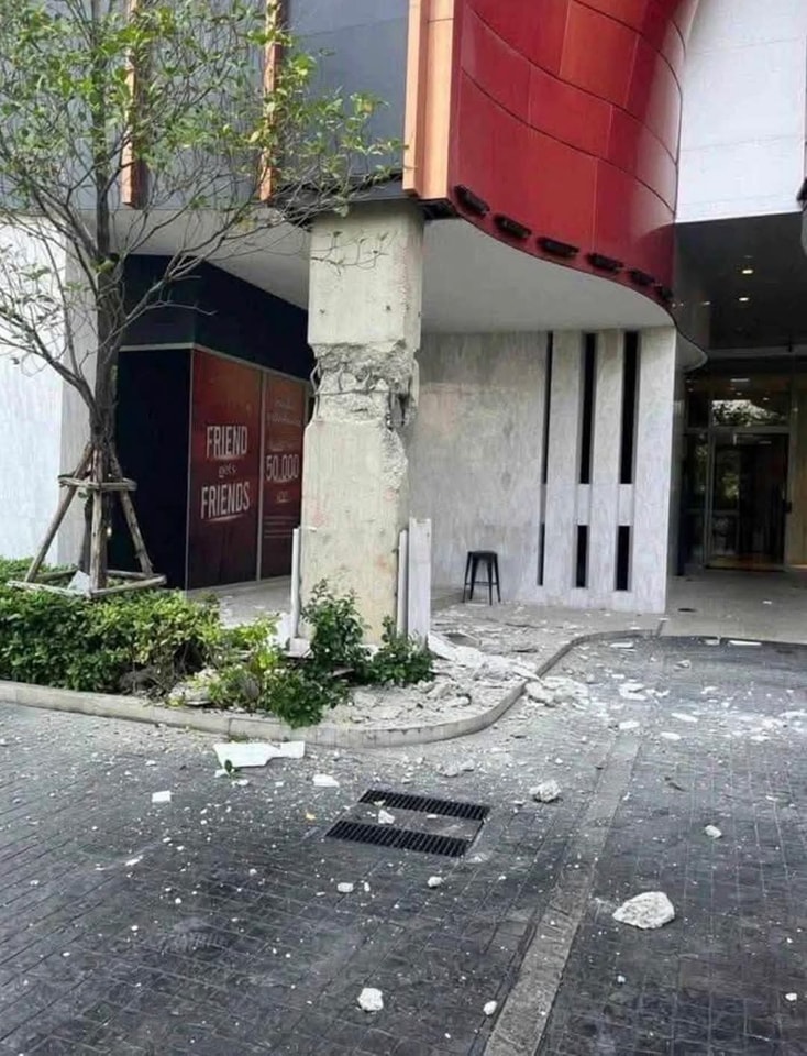 Người Thái Lan sợ hãi, không dám về nhà vì hàng ngàn chung cư đã bị nứt toác khắp nơi sau động đất- Ảnh 6.