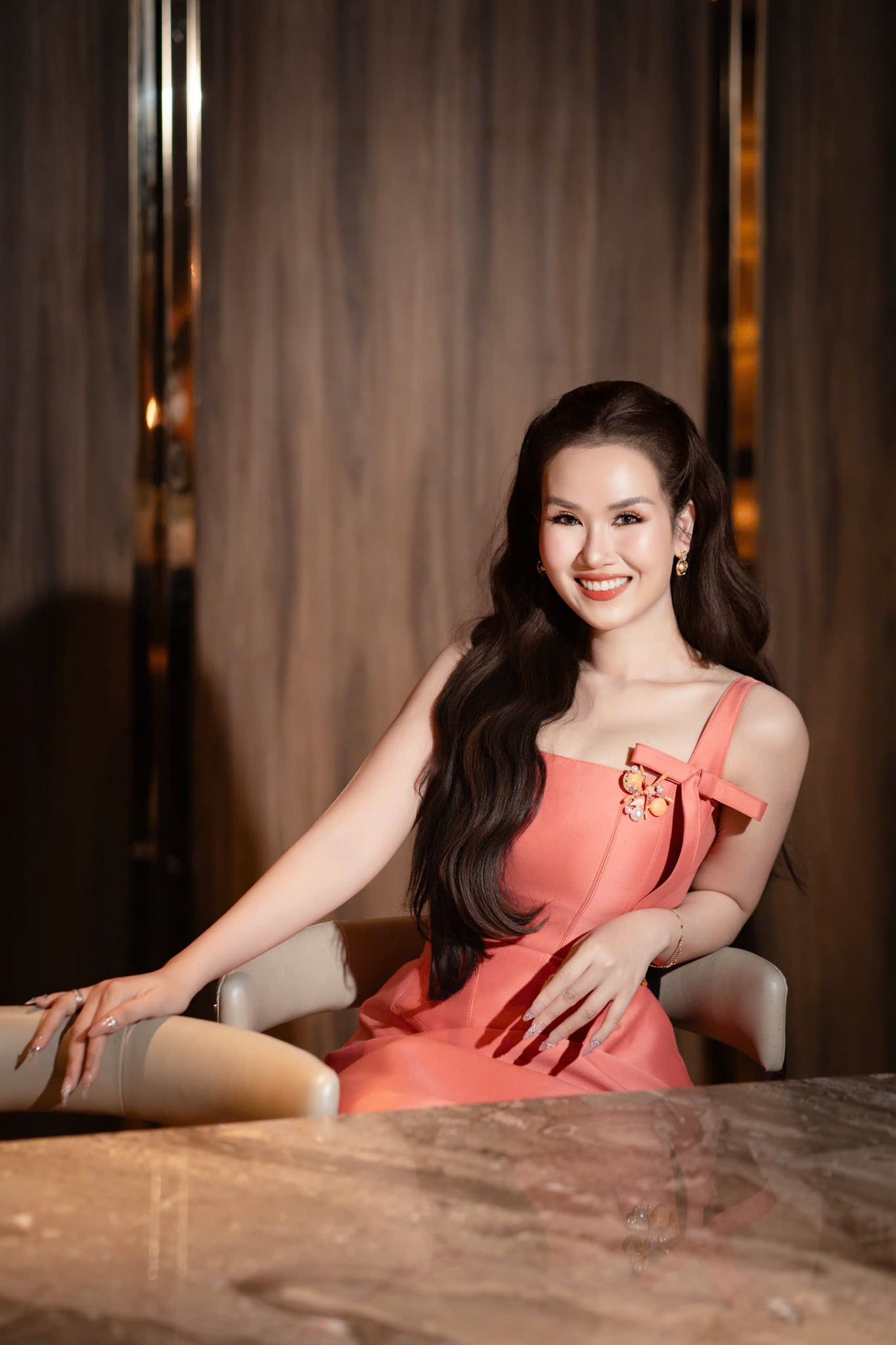 Chuyện tình định mệnh của nữ nghệ sĩ đình đám và đại gia Ấn Độ, được chồng đưa tiền quản lý- Ảnh 6.