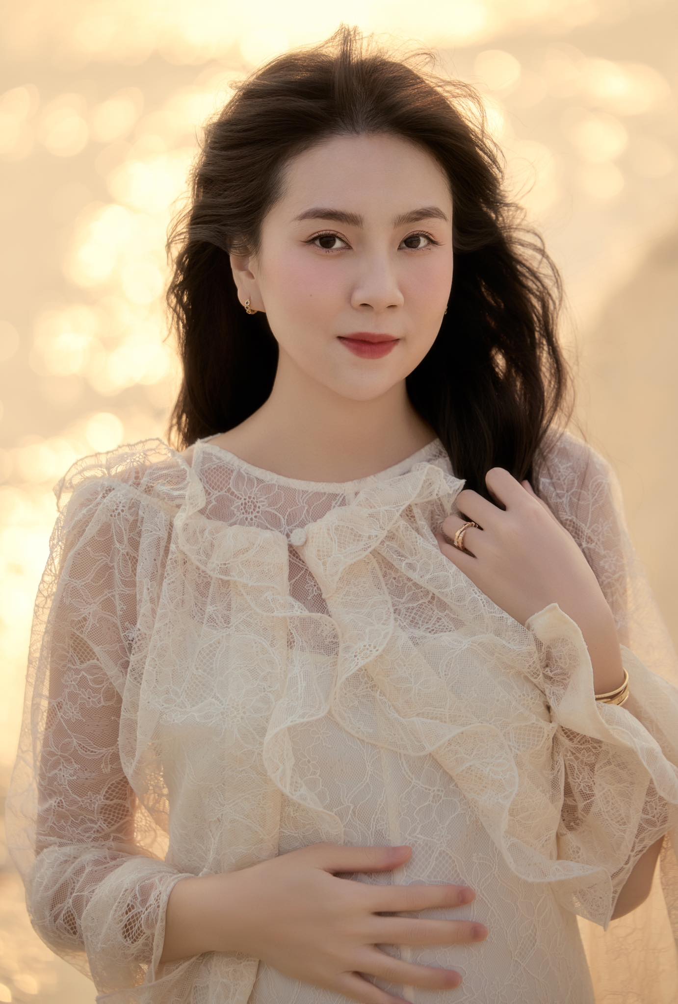 MC Mai Ngọc nhập viện, sức khỏe xuống cấp sau khi sinh con- Ảnh 3. MC Mai Ngọc nhập viện, sức khỏe xuống cấp sau khi sinh con- Ảnh 3.