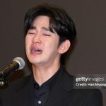 Nóng nhất Weibo hôm nay: "Lưỡi của Kim Soo Hyun bị gì vậy?" 48716589010651134489738943992168140673855712n 17435018780041707008664 60 0 814 1440 crop 17435018918411520805067jpg