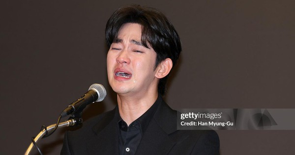 Nóng nhất Weibo hôm nay: "Lưỡi của Kim Soo Hyun bị gì vậy?" 48716589010651134489738943992168140673855712n 17435018780041707008664 60 0 814 1440 crop 17435018918411520805067jpg