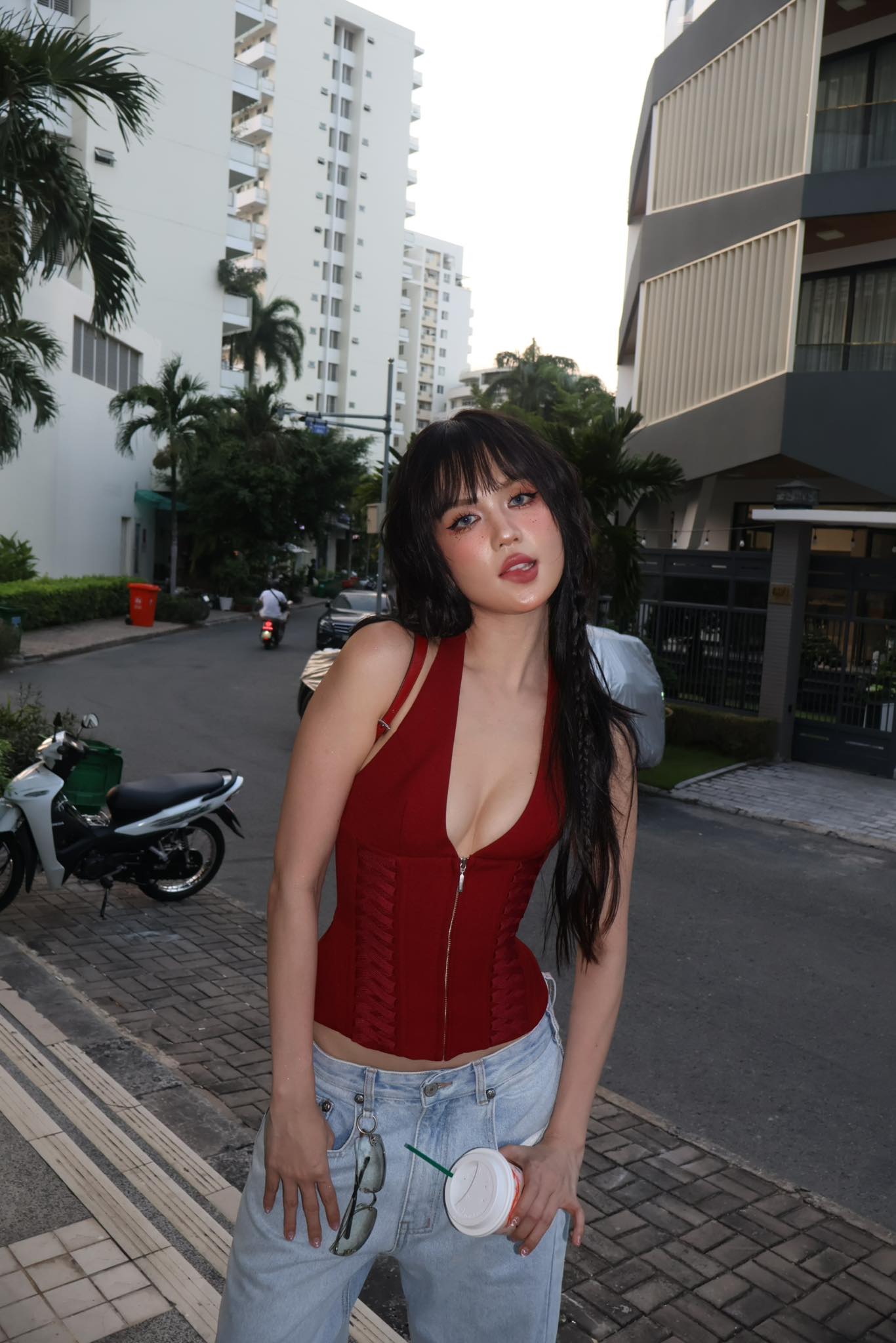 Ngọc Trinh lại gây sốt với váy xuyên thấu, trưng trổ body nóng mắt- Ảnh 4.