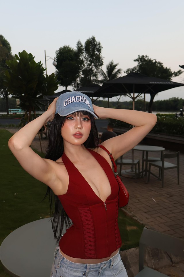 Ngọc Trinh bị chỉ trích vì hở bạo chơi pickleball- Ảnh 8.