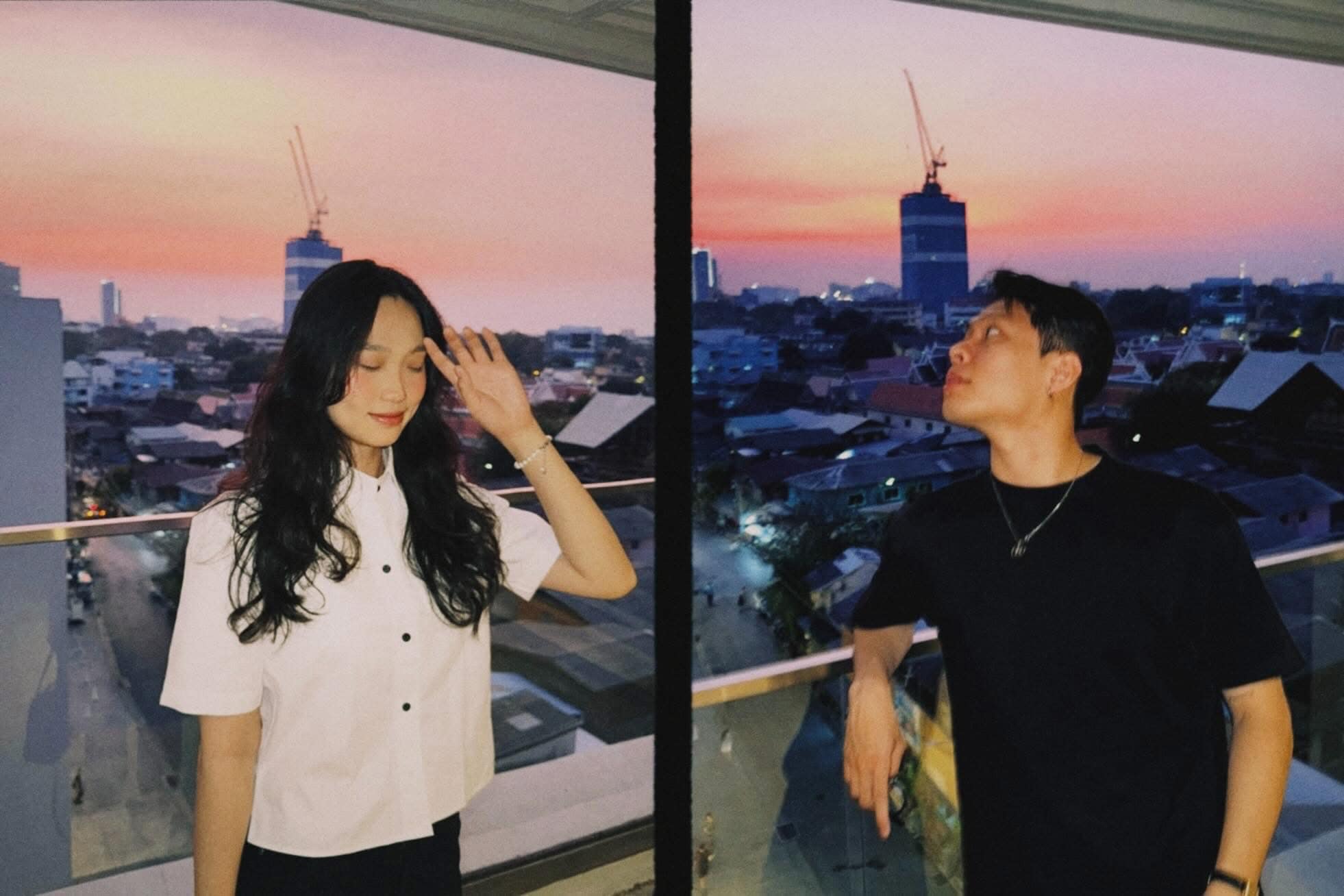 Rộ hình ảnh HURRYKNG và bạn gái 8 năm bị team qua đường