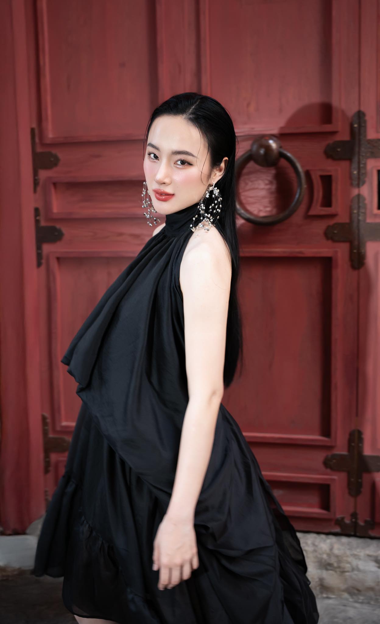 Trò lố bất chấp của Angela Phương Trinh khi bán hàng livestream- Ảnh 3.