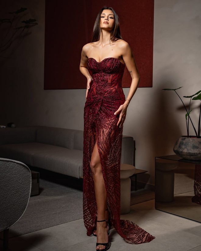 Vận động viên bóng chuyền cao 1,9 m đăng quang hoa hậu- Ảnh 4. Vận động viên bóng chuyền cao 1,9 m đăng quang hoa hậu- Ảnh 4.