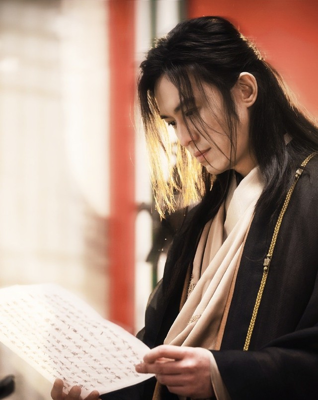 Thái tử hàng real bỏ 7000 tỷ để vào showbiz: Visual tuyệt phẩm thế gian, đóng phim nào cũng đẹp hú hồn- Ảnh 4. Thái tử hàng real bỏ 7000 tỷ để vào showbiz: Visual tuyệt phẩm thế gian, đóng phim nào cũng đẹp hú hồn- Ảnh 4.