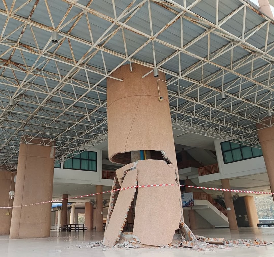 Người Thái Lan sợ hãi, không dám về nhà vì hàng ngàn chung cư đã bị nứt toác khắp nơi sau động đất- Ảnh 4.