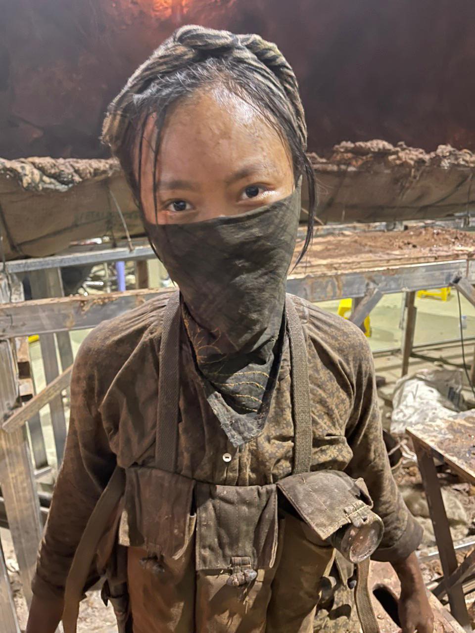 Nữ diễn viên bí ẩn nhất Địa đạo: Visual đời thực gây bất ngờ, thái độ với Thái Hoà mới đáng bàn- Ảnh 3.