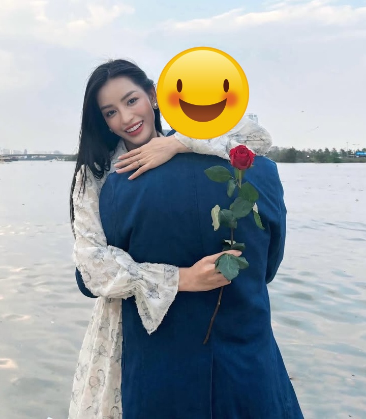 Nữ chính phim hot đăng ảnh mập mờ với 1 chàng trai, dân mạng hỏi đúng 1 câu- Ảnh 2.