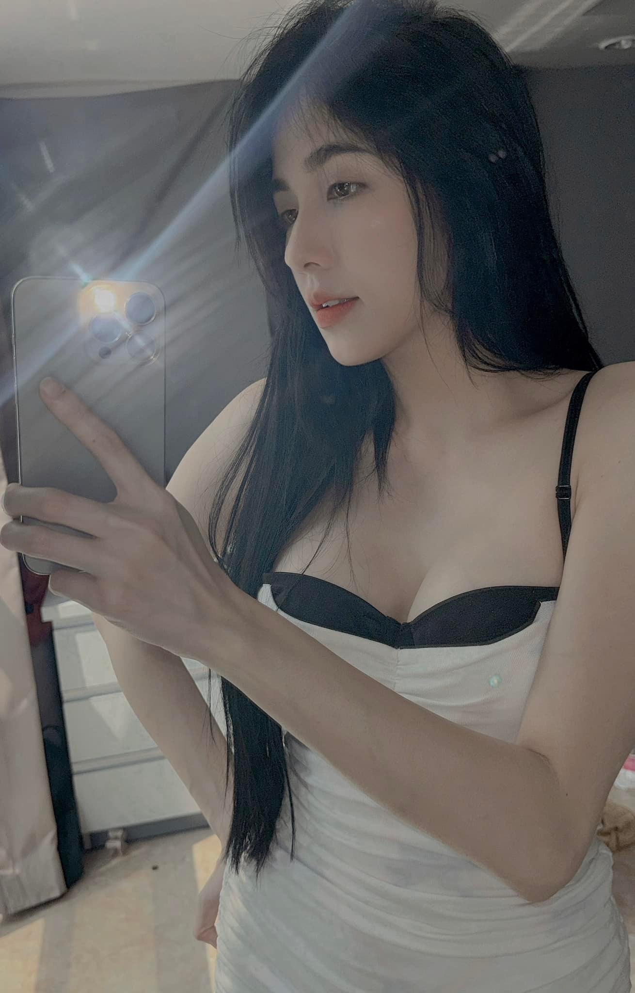 Đăng ảnh kề má thân mật với hot girl nóng bỏng, nam streamer khiến CĐM ghen tị- Ảnh 6.