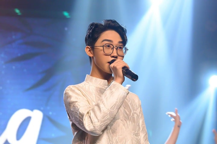 "Thần đồng âm nhạc" từng trở thành hiện tượng với vai Thị Mầu giờ ra sao? 48799716340689415534321571712049246645492880n 21102707 1750124403360 17501244035961522827130