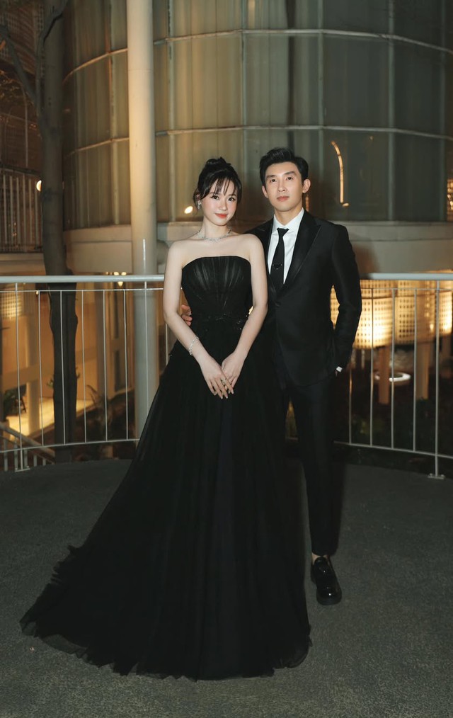 Màn đổ bộ bùng nổ visual: Hoa hậu Tiểu Vy hóa nữ thần, Midu lên hương nhan sắc hậu làm dâu hào môn!- Ảnh 7.