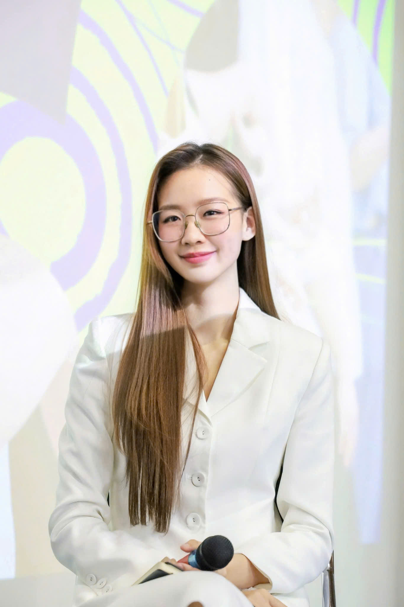 Nửa triệu người chăm chú xem Hoa hậu gen Z làm điều này suốt 1 phút: Đủ wow rồi đó!- Ảnh 3.